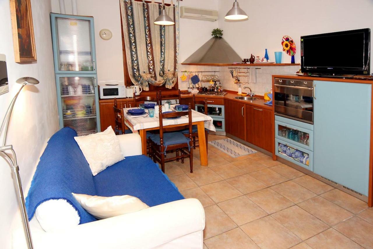 Casa Vacanza Lyudmyla Местре Екстериор снимка