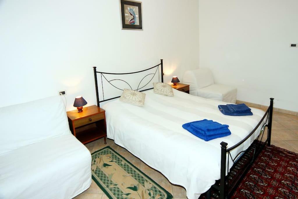 Casa Vacanza Lyudmyla Местре Екстериор снимка