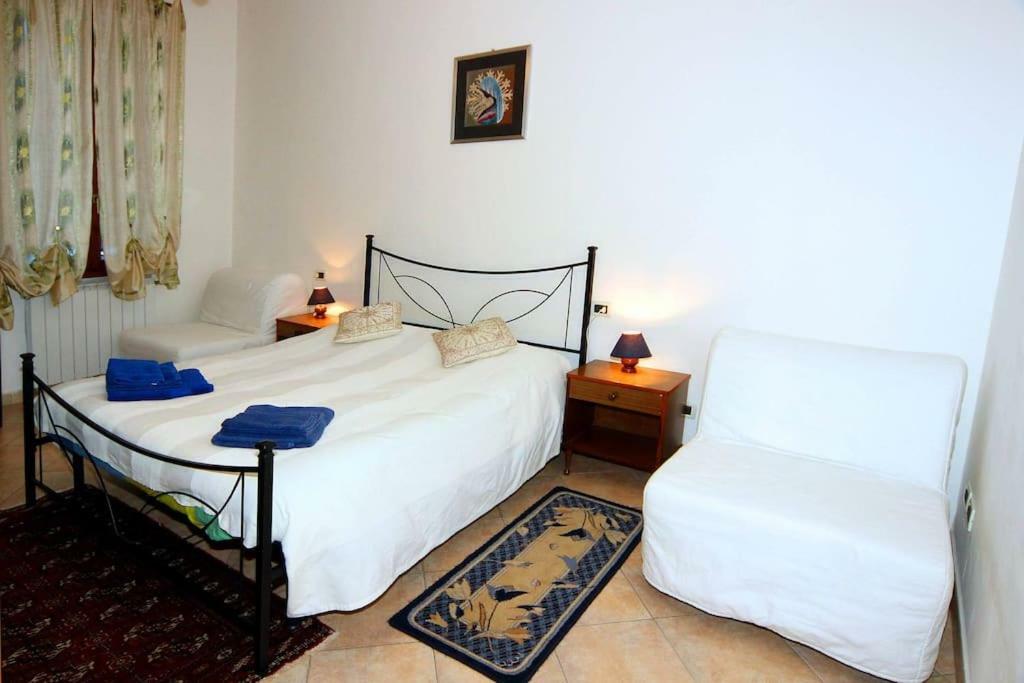Casa Vacanza Lyudmyla Местре Екстериор снимка