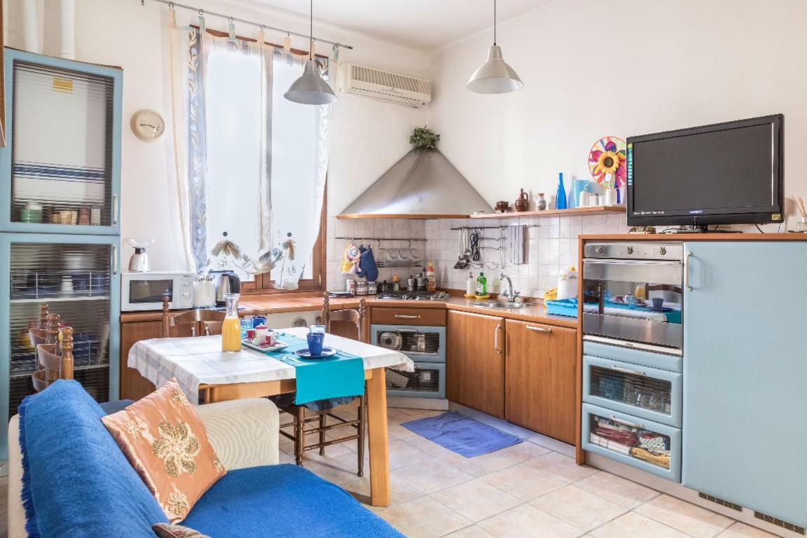 Casa Vacanza Lyudmyla Местре Екстериор снимка